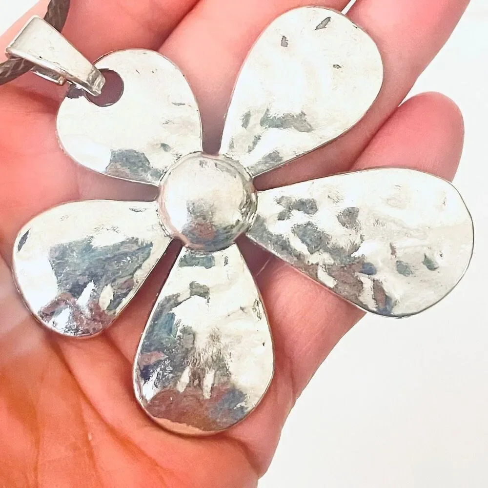 NWT Gorgeous Boho Silver Big Flower Brown Pu Suede Super Long Necklace